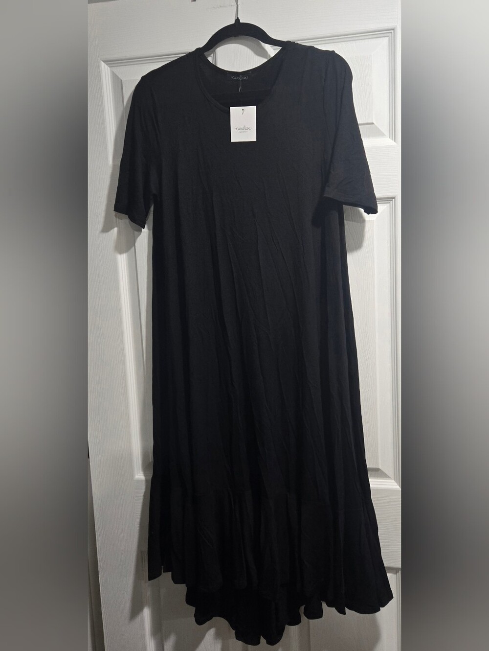 Black Short-Sleeve Midi Dress with Ruffled Hem